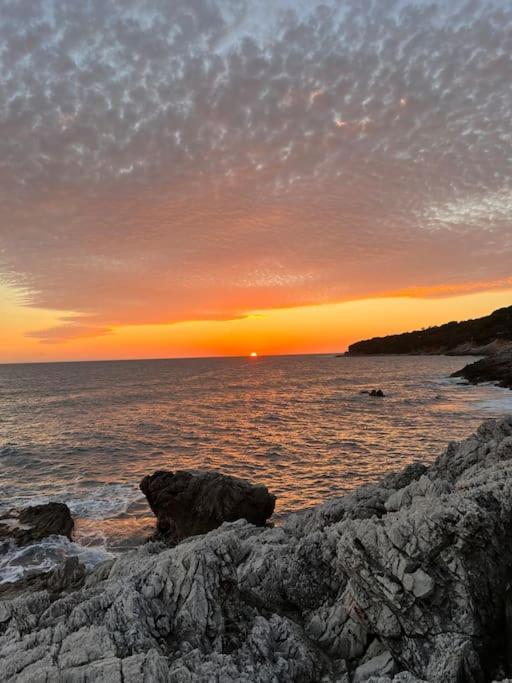 Casa Al Mare Con Spiaggia Privata Condominiale San Felice Circeo Bagian luar foto